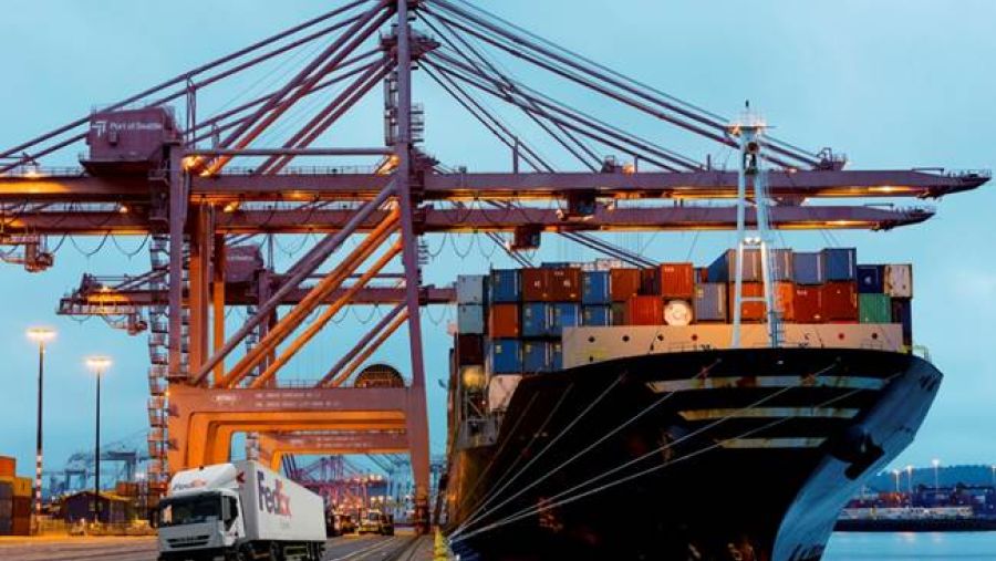 فيديكس تجمع بين شبكات المحيطات والطرق بإطلاق خدمة شحن بأقل من حمولة الحاوية ذات الأولوية