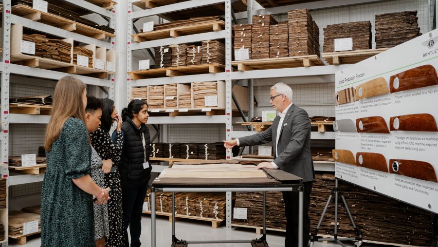 بروكتر آند جامبل تستعرض القدرات التصنيعية المبتكرة لمصنعها في الدمام خلال زيارة معالي وزير الصناعة والثروة المعدنية