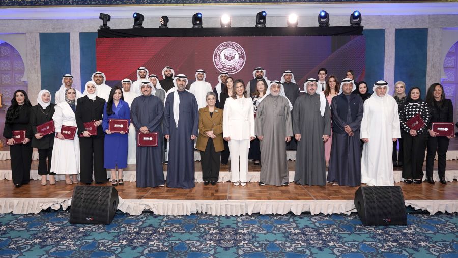 بنك برقان يحتفي بتخرّج 34 موظّفاً من مجموعة برامج شهادات معهد الدراسات المصرفية