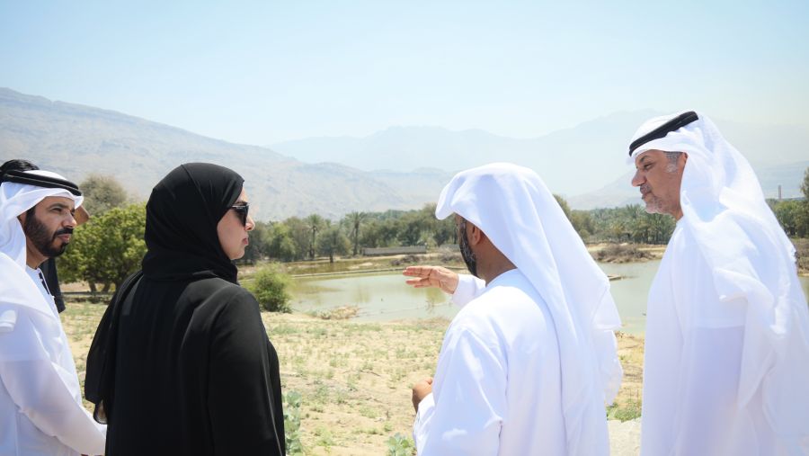 في أعقاب الحدث الاستثنائي المناخي في دولة الإمارات - آمنة الضحاك تتفقد مشروع تطوير وتأهيل ميناء الصيد في غليلة برأس الخيمة وتؤكد توفير كل سبل الدعم للصيادين والمزارعين