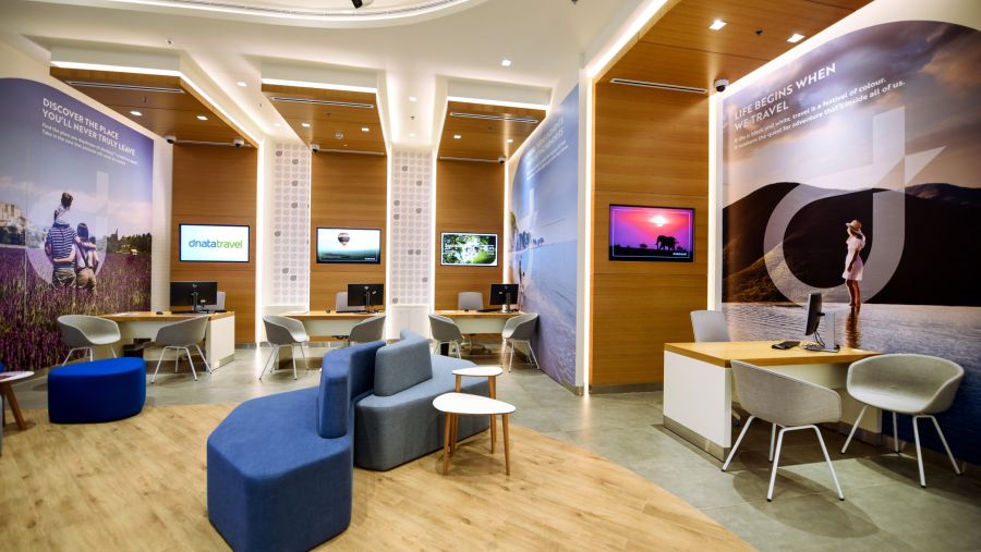 دناتا للسفريات تعيد افتتاح متجرها في دبي مول بعد التجديد