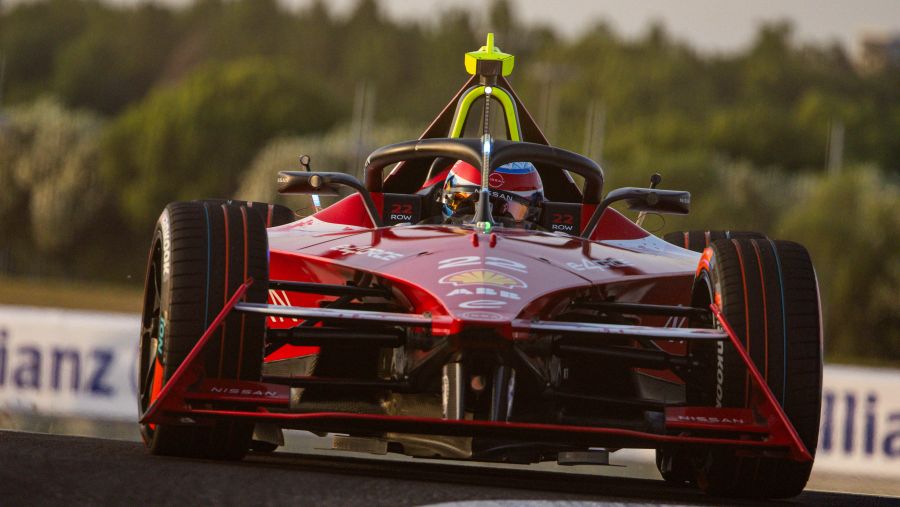 فريق نيسان فورمولا إي يستعد لخوض نهائيات الموسم العاشر في لندن
