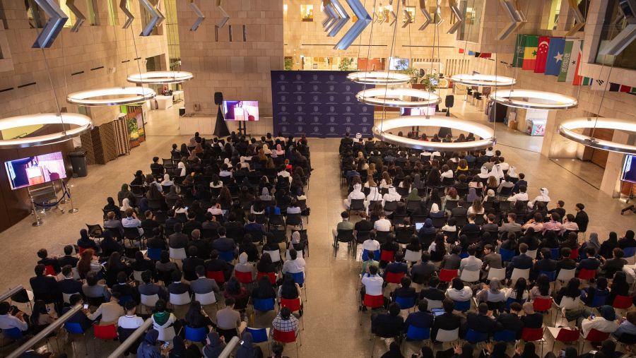 رقم قياسي جديد هو 863 دبلوماسيا شابا بمؤتمر نموذج الأمم المتحدة بجامعة جورجتاون في قطر يناقشون قضايا السلام العالمي
