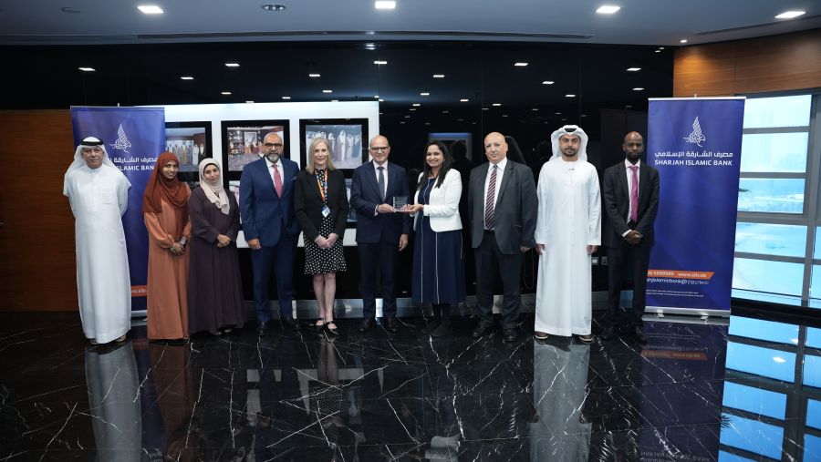 مصرف الشارقة الإسلامي يحصل على جائزة الجودة من “دويتشه بنك”