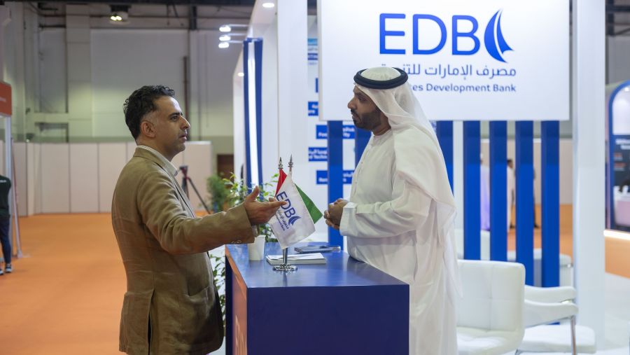 مصرف الإمارات للتنمية يستعرض حلوله التمويلية الشاملة دعماً لقطاع الطاقة المتجددة في الإمارات