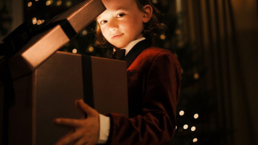 FOUR THE SEASON: Four Seasons Sets the Stage for Memorable Festive Celebrations Filled with Warmth and Joy