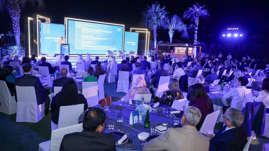 غرفة تجارة دبي تناقش سبل تعزيز تنافسية القطاع الخاص خلال اللقاء الفصلي الرابع لمجموعات ومجالس الأعمال 