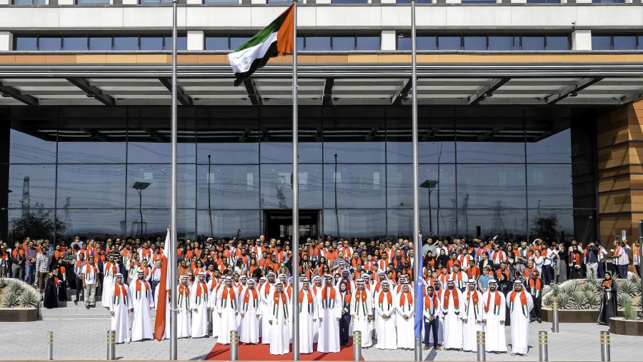 فلاي دبي تحتفل بيوم العلم