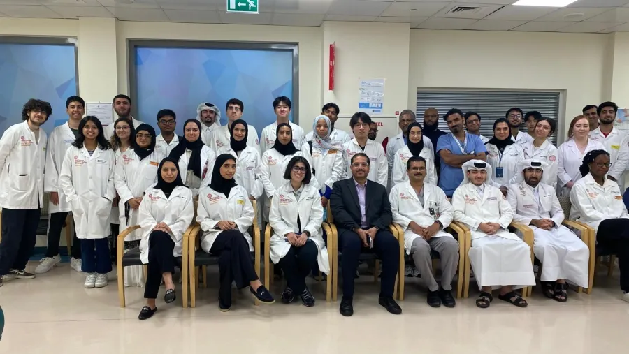 طلاب ما قبل الطب في وايل كورنيل للطب - قطر يزورون مؤسسة حمد الطبية