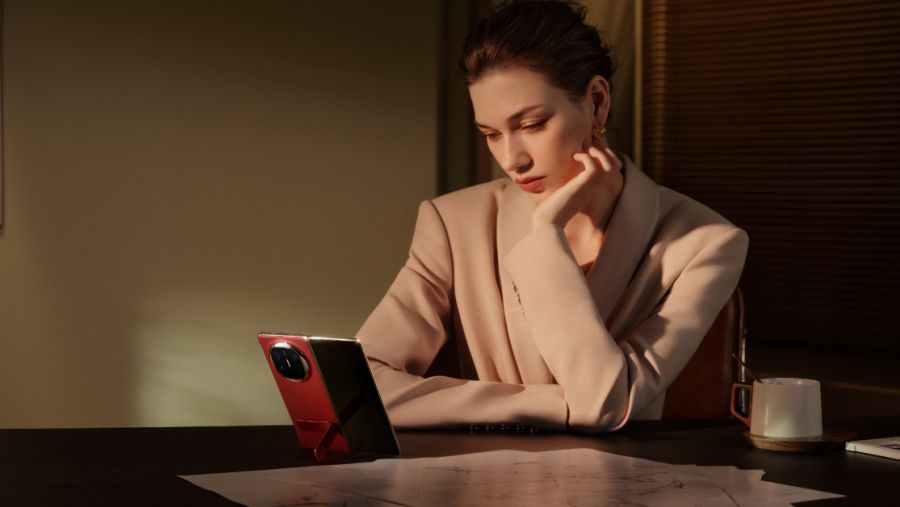 هاتف هواوي القابل للطي و المتين متوفر في الامارات العربية المتحدة الان