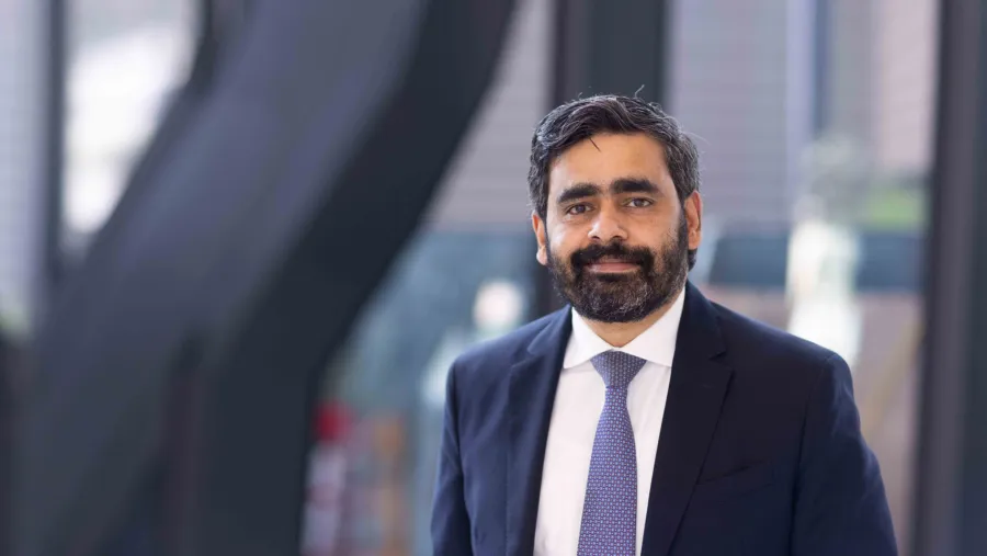 منطقة الشرق الأوسط وشمال إفريقيا تشهد زيادة في نشاط الاندماج والاستحواذ في عام 2024 مع تسجيل 701 صفقة بقيمة إجمالية بلغت 92.3 مليار دولار