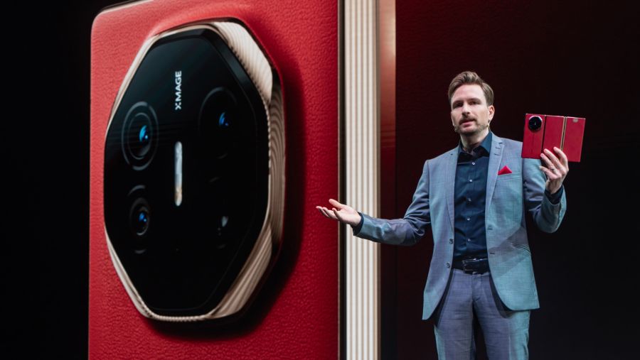 هواوي تطلق الهاتف الذكي الثلاثي الطي الى العالمية إلى جانب أحدث الاجهزة اللوحية المتطورة وسماعات الأذن المفتوحة