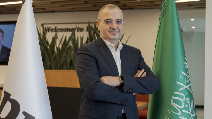 استطلاع بي دبليو سي السنوي الثامن والعشرين لانطباعات الرؤساء التنفيذيين - نتائج المملكة العربية السعودية: الرؤساء التنفيذيون في المملكة واثقون من تحقيق النمو في 2025 مع تسارع عجلة الاستثمارات في الذكاء الاصطناعي وتنويع القطاعات 