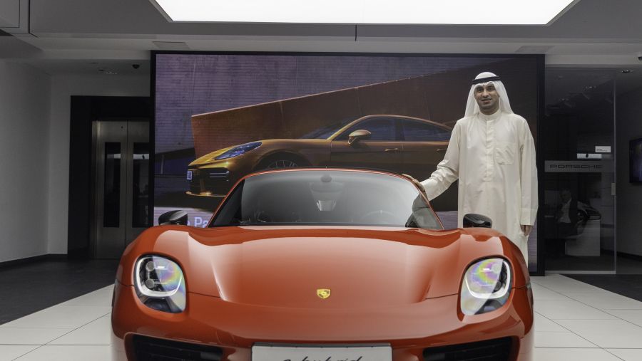 Porsche Centre Kuwait celebrates “The Night of the Classics” 