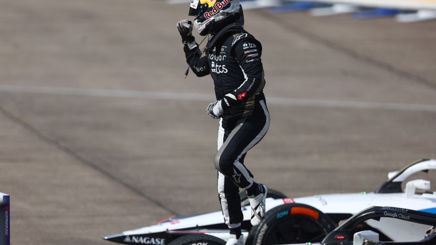 Rowland Produces World Champion Drive to Seal Title in Berlin as Cassidy Wins Round 14