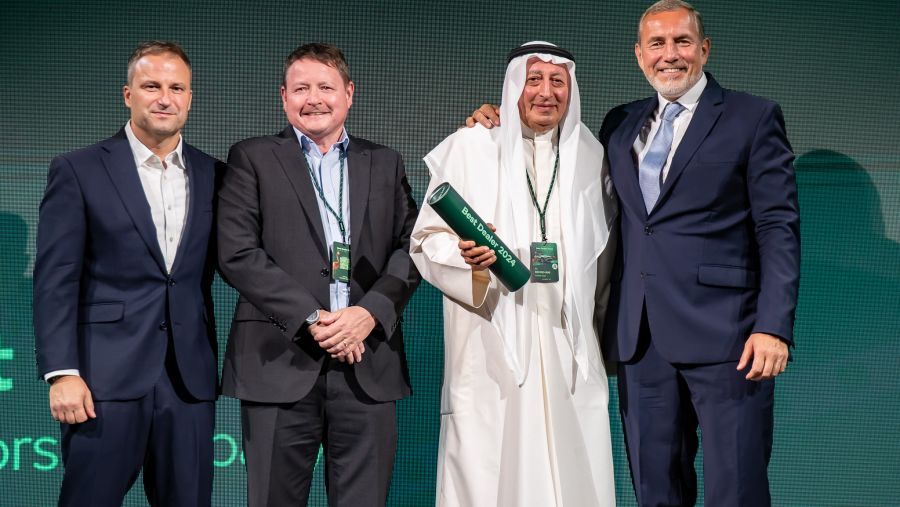 شكودا بهبهاني تحصد جائزة "وكيل العام 2024" بفضل مبيعاتها القياسية وتميز صالة عرضها