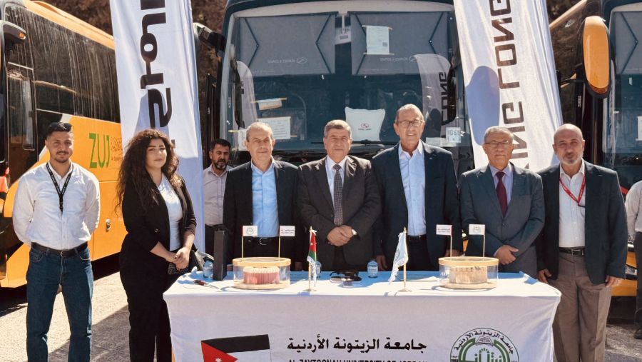 مجموعة المركزية تزوّد جامعة الزيتونة الأردنية بحافلات كينغ لونغ الحديثة