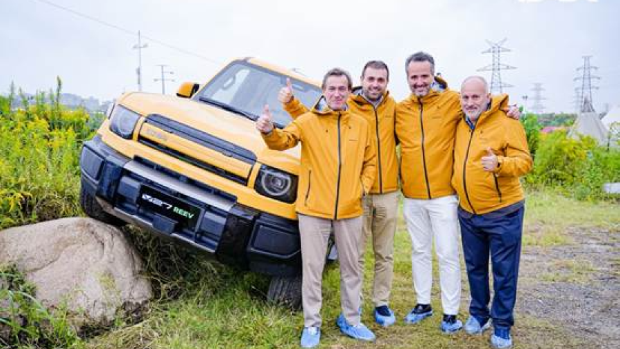 سائحون عالميون يواجهون 8 تضاريس مختلفة — iCAUR تثبت قدرتها الكلية على كل التضاريس