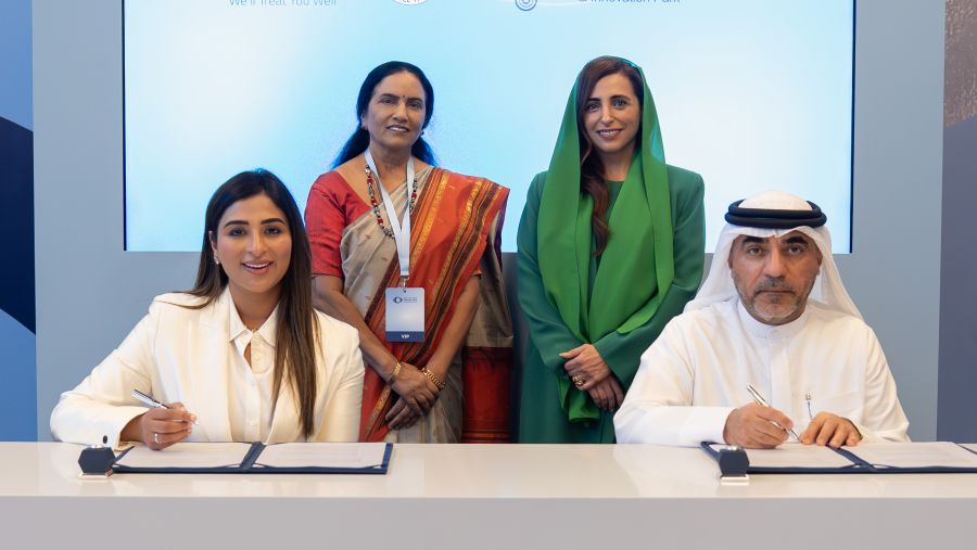 مجمع الشارقة للبحوث والتكنولوجيا والابتكار وشركة "أستر دي إم للرعاية الصحية" يوقعان اتفاقية شراكة استراتيجية لتشكيل مستقبل البحث والابتكار في قطاع الرعاية الصحية