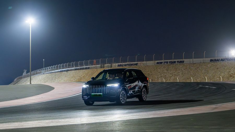 OMODA&JAECOO UAE Unleash J8 SHS Super Hybrid Power at Dubai Autodrome