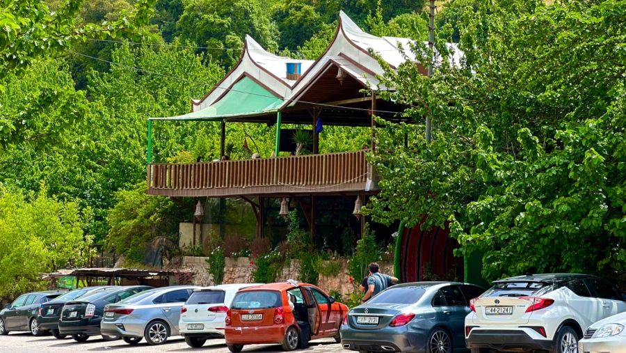 مطعم توت بارادايس.. ملاذ المشاوي وسط أحضان الطبيعة في السلط