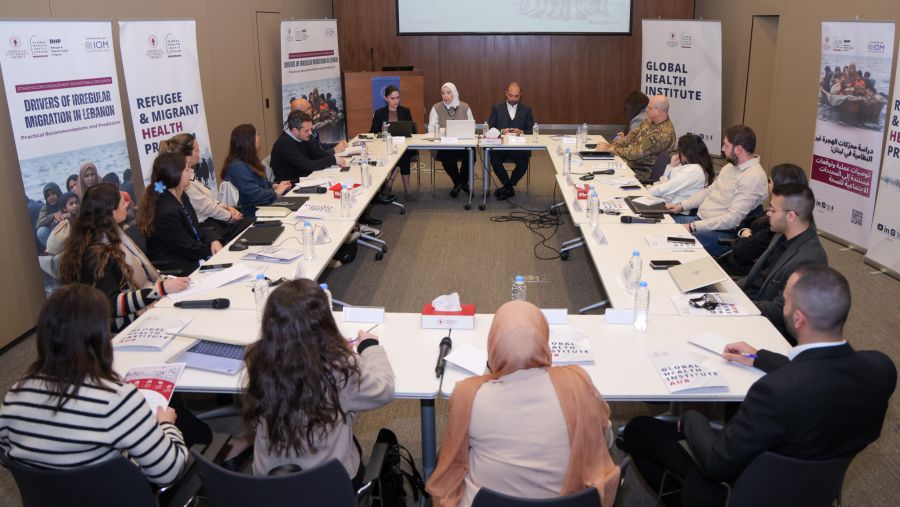 معهد الصحة العالمية في الجامعة الأميركية في بيروت يعقد حلقة نقاش  حول مسألة الهجرة غير النظامية ودوافعها لدى اللبنانيين والنازحين في لبنان