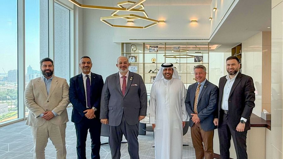أحمد بن شعفار يستقبل وفداً من ASHRAE للبحث في التقدم المحرز في تطوير الدليل المعياري لتبريد المناطق الذي يعمل عليه الطرفان
