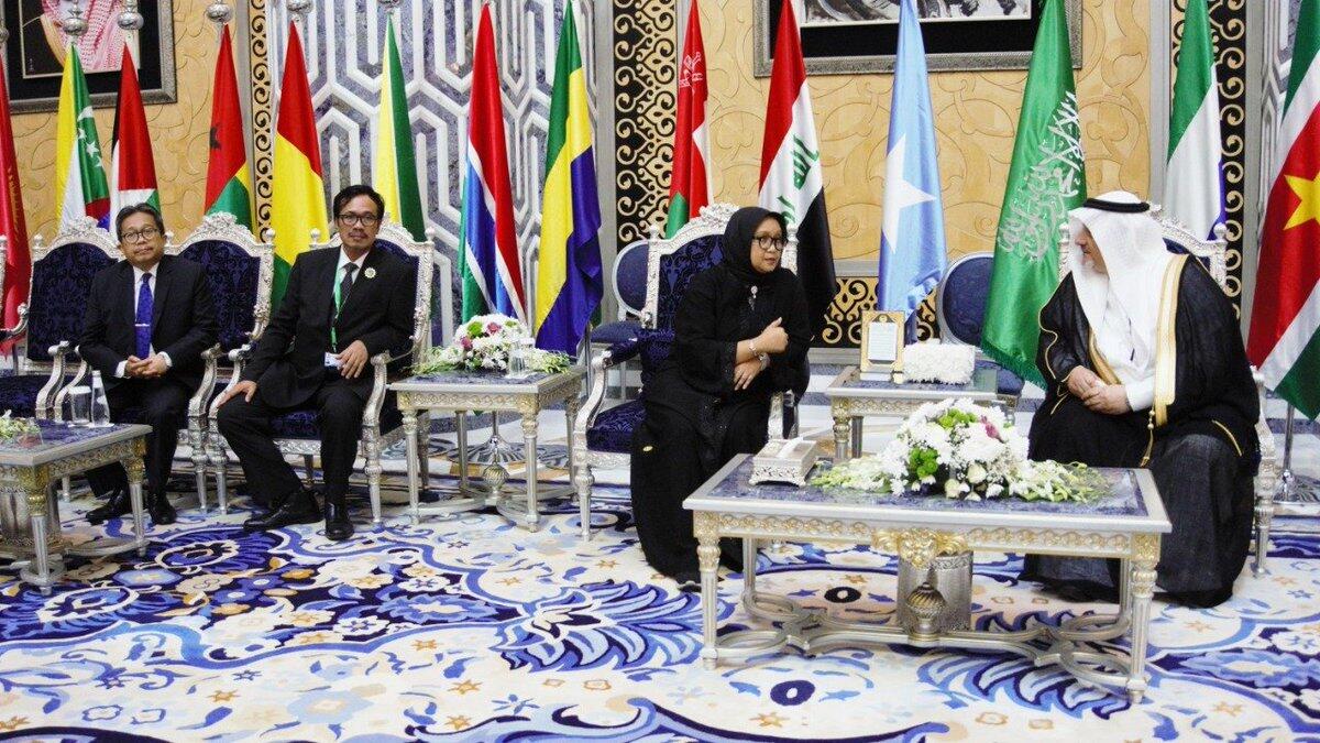 Arriving in the early hours in Jeddah this morning for the Council of Foreign Minister Meeting and 14th OIC Summit Meeting in Jeddah and Makkah (Twitter)