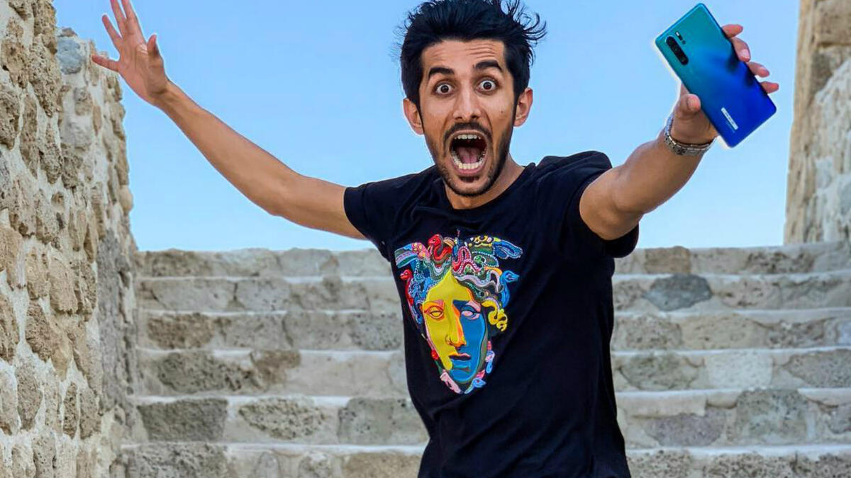 An Emirati comedic artist known for his funny videos about himself or others Abdel Aziz has more than 4 million followers on instagram Source bin baz Instagram