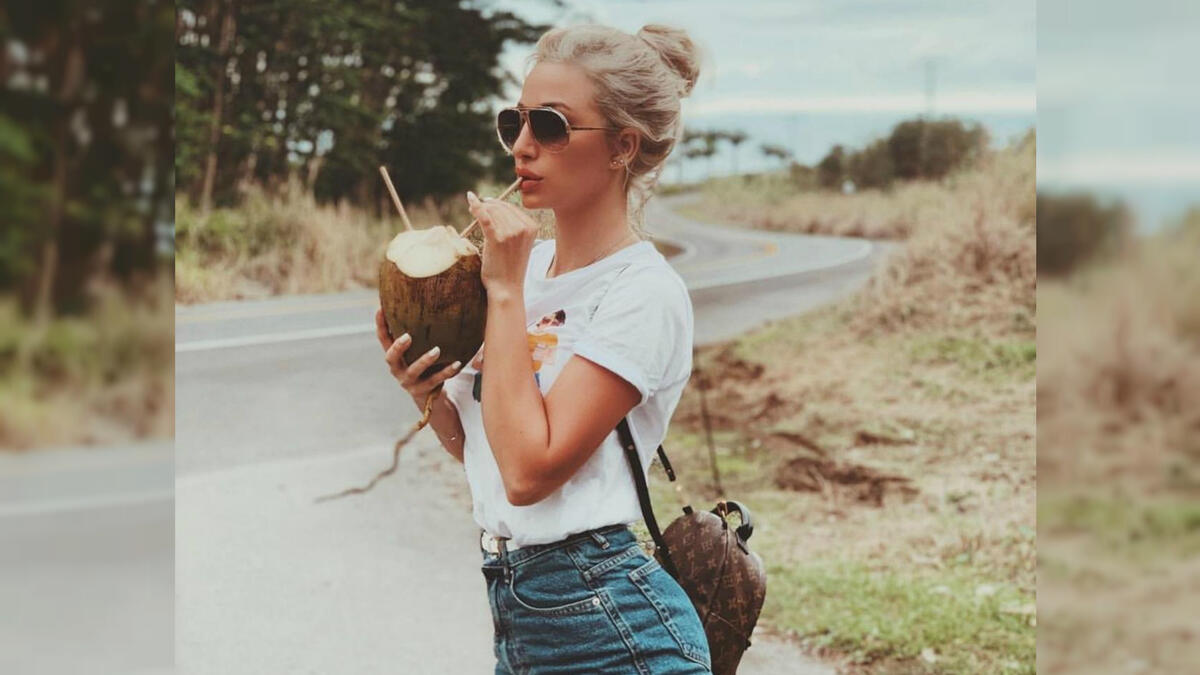 Well known Fashionista Model Roz always mixes up simple casual clothes in a trendy and feminine manner Source modelroz Instagram