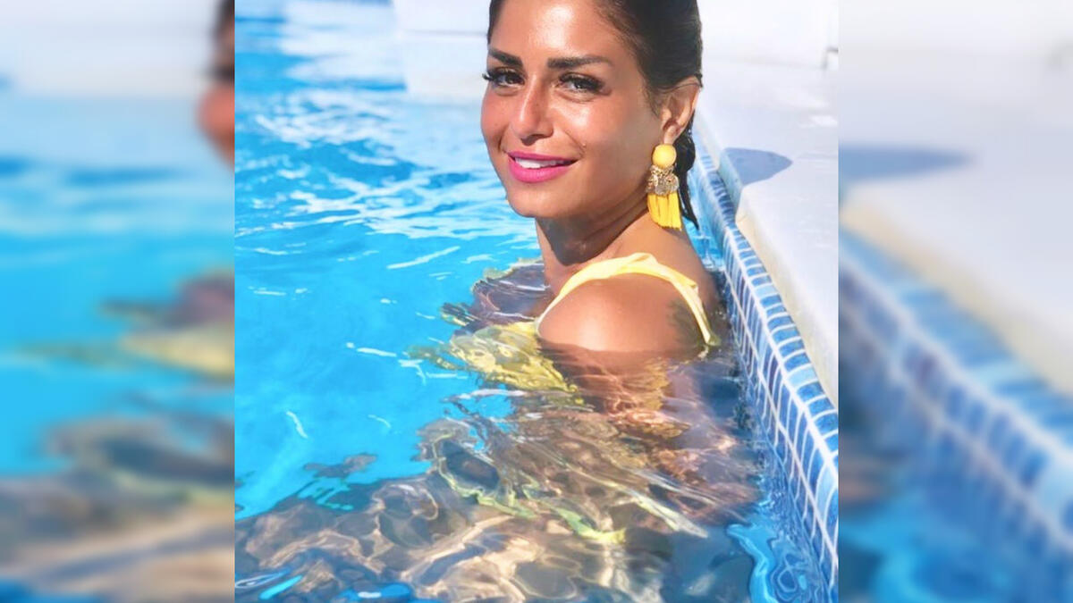Menna enjoying her time by the pool side source @manoushafadali instagram