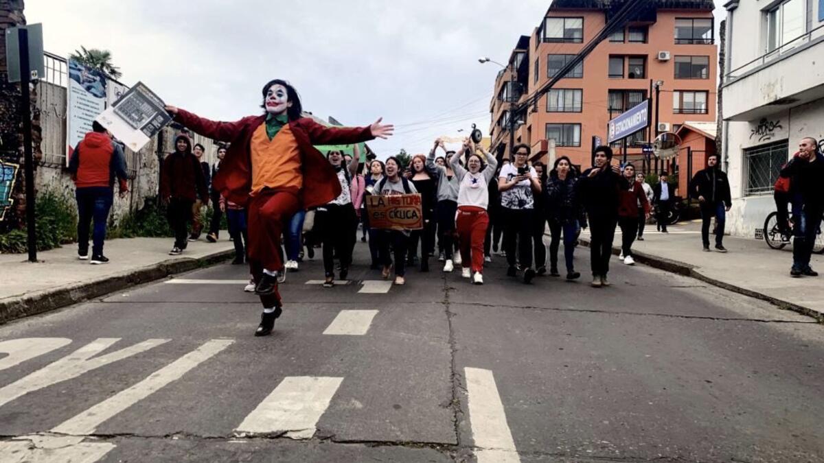Joker influence has slipped into pro-democracy protests in Chile, Lebanon and Hong Kong (Twitter)