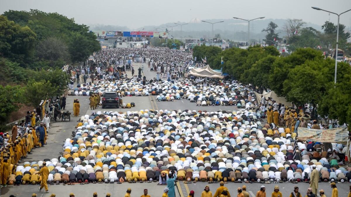 Thousands of Islamists rallied in Islamabad on November 1 as several huge marches from across Pakistan converged on the capital to demand that Prime Minister Imran Khan's government step down. AAMIR QURESHI / AFP