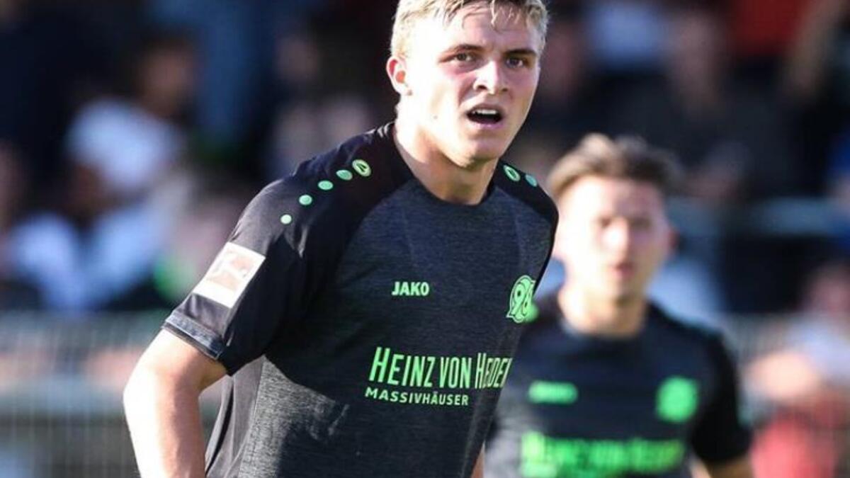 كرة قدم: أعلن نادي هانوفر الألماني، الذي يلعب في دوري الدرجة الثانية، إصابة لاعبه "تيمو هوبرز" بـ"فايروس كورونا" المستجد.