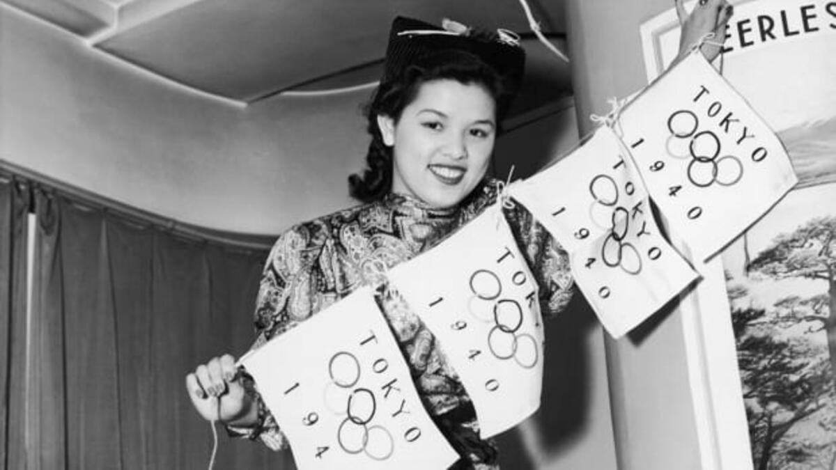 المرة الثانية: خلال الحرب العالمية الثانية، ألغيت الألعاب الأولمبية بمناسبتين. فبادئ الأمر، كان من المقرر أن تستضيف العاصمة اليابانية طوكيو أولمبياد 1940 إلا أنها فقدت هذا الحق بسبب تدخلها العسكري بالصين عام 1937 عقب حادثة جسر ماركو بولو.