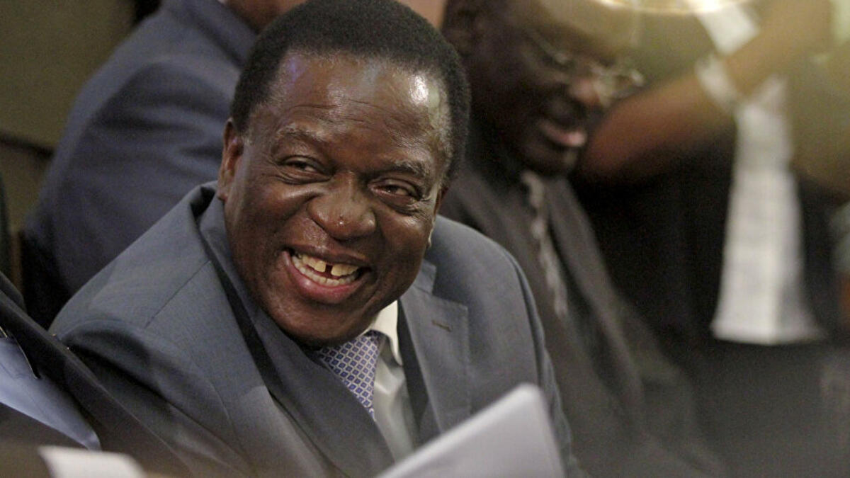 رئيس زيمبابوي إيمرسون منانغاغوا: لم يُصدر تصريحات مثيرة للجدل لكنه اضطر إلى معالجة خلاف أثاره أحد أعضاء حكومته، وكان وزير الدفاع أوبا ماتشنغوري قد قال: إن الوباء هو انتقام الله من الدول الغربية التي فرضت عقوبات على زيمبابوي".