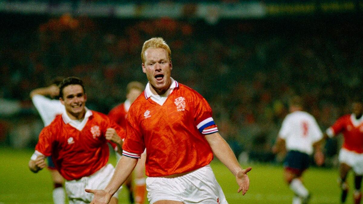 الهولندي رونالد كومان (253 هدف)