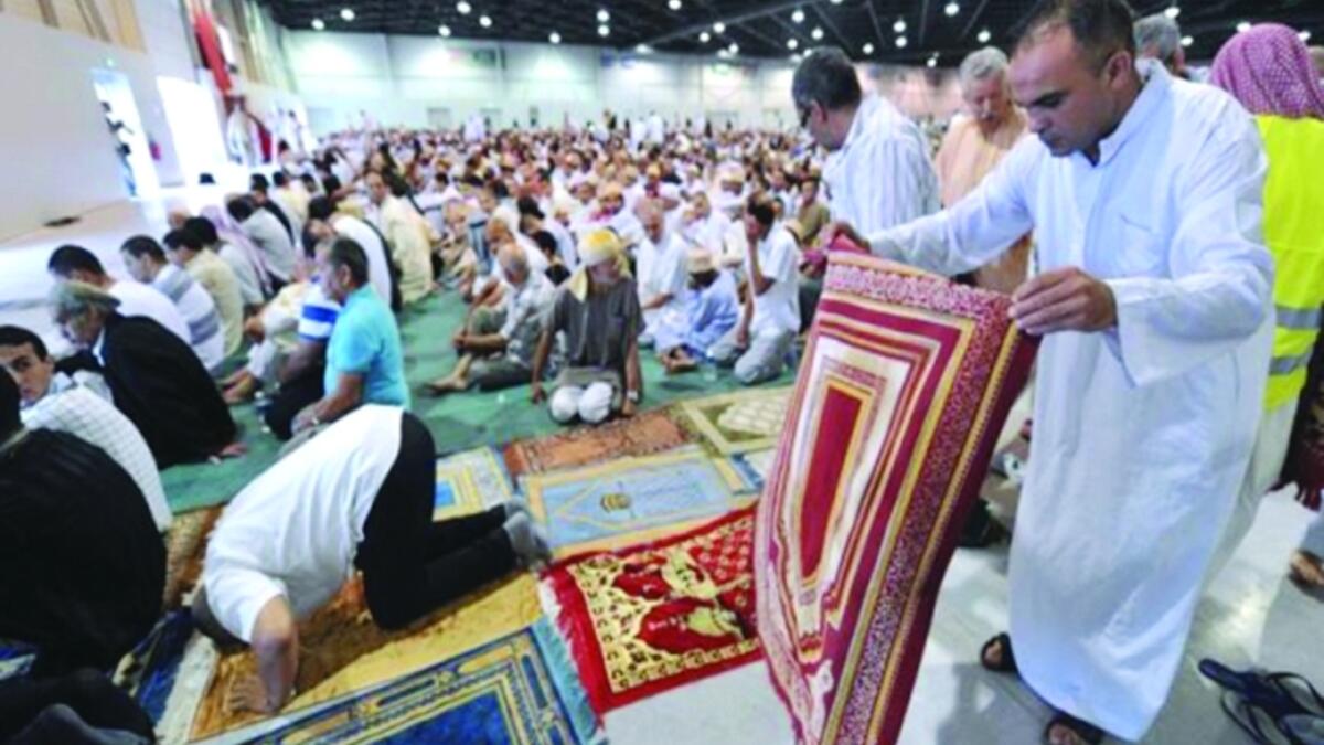 الجزائر: أعلنت اللجنة الوزارية للفتوى أن صلاة عيد الاضحى تؤدى في البيوت جماعة أو فرادى ودون خطبة.