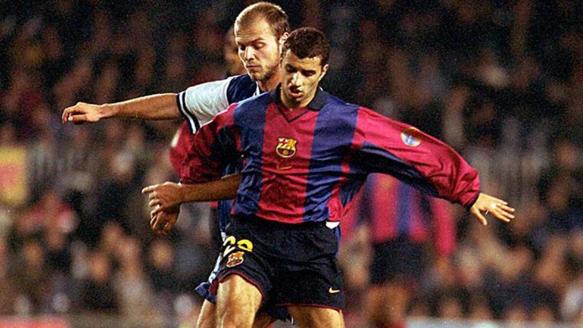 سيماو سابروسا: لعب لبرشلونة من 1999 حتى 2001 ولإسبانيول من 2012 حتى 2014