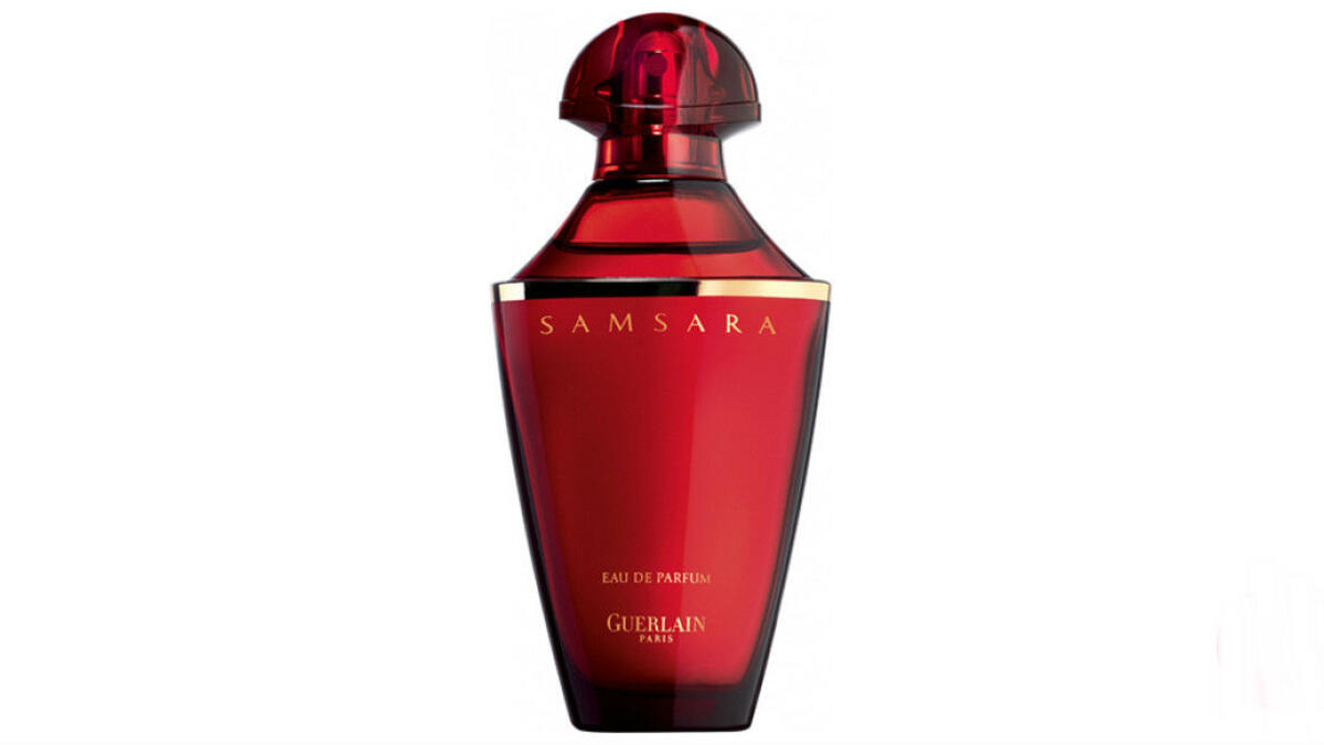 الملكة رانيا: هي وفيّة لعطر واحد وهو Samsara من Guerlain والذي تم إطلاقه في العام 1989 وهو ذات تركيبة شرقية-خشبية مع قاعدة مؤلفة من زهور السوسن وخشب الصندل والعنبر والمسك والفانيلا.