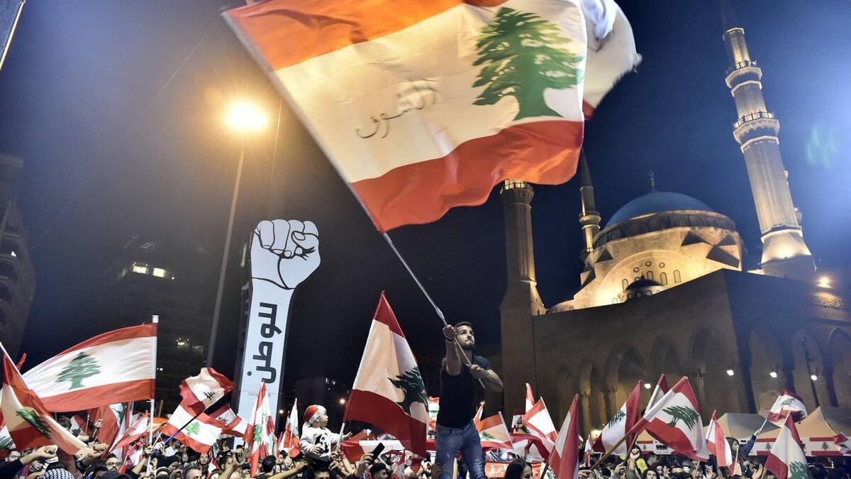 الحراك الشعبي 17 أكتوبر 2019: شهدت لبنان ركودًا اقتصاديًا غير مسبوق مع تباطؤ تدفقات رؤوس الأموال حيث واجهت الحكومة ضغوطا للحد من العجز الهائل في الميزانية، وواجهت مقترحات لتقليص أجور العاملين في الدولة ومشروع قانون بشأن معاشات التقاعد معارضة شديدة. وتعهدت الحكومة بتنفيذ إصلاحات طال انتظارها لكنها لم تحرز تقدما يسمح بوصول الدعم الأجنبي.