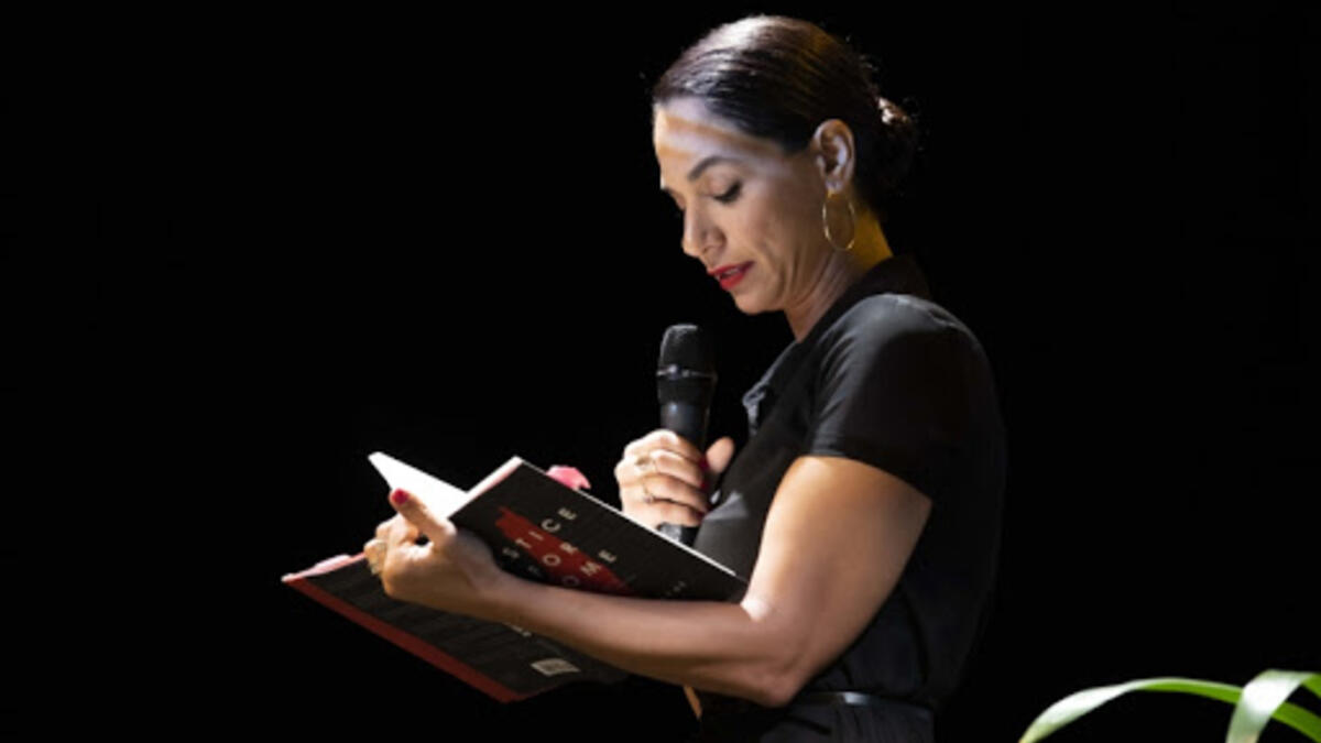 حذفت شركة "فيسبوك" منشورات للأستاذة الفلسطينية الأمريكية "نورا عريقات" تحدثت فيها عن مقتل أحد أقربائها على يد الجيش الإسرائيلي بحجة أن المتحوى يخالف سياسية المنصة.