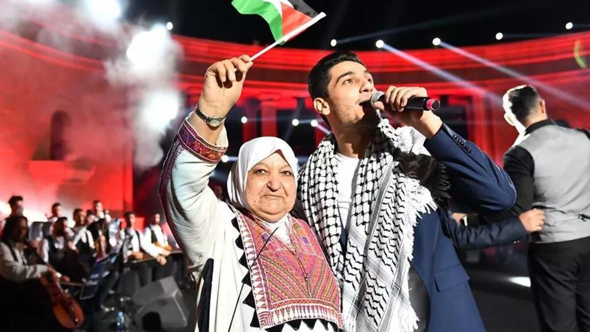 وأشار "ديختر" في رسالته أنه تجري دراسة إمكانية العمل مع الإمارات لفحص كيفية منع نشاطات عساف التي اعتبرها "تحريضية".