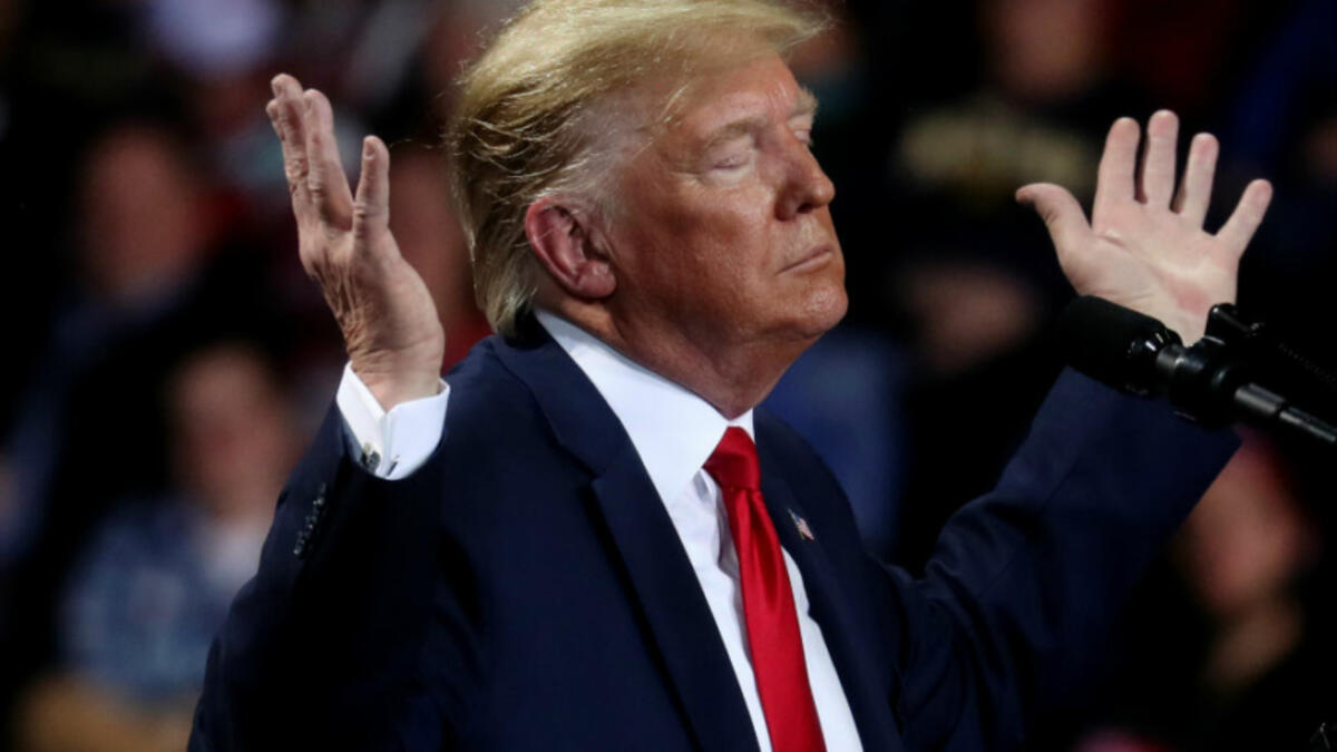 التهرب الضربي والاحتيال المصرفي خلال 8 سنوات: في 2019 طلب المدعي العام الاطلاع على السجلات المالية على مدى سنوات، بما في ذلك الإقرارات الضريبية الخاصة بترامب خلال ثماني سنوات، ومنذ ذلك الحين، حاول ترامب إعاقة مذكرة الإحضار، بحجة أنها تعد بمثابة مضايقة سياسية.