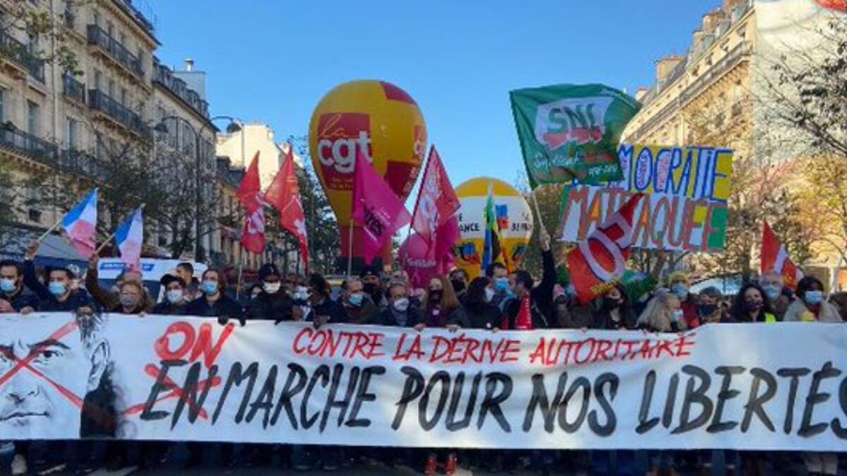 Many people are marching for our freedom in several French cities (despite the lockdown)! Against the authoritarian laws that the government has put in place in recent days. (Twitter)