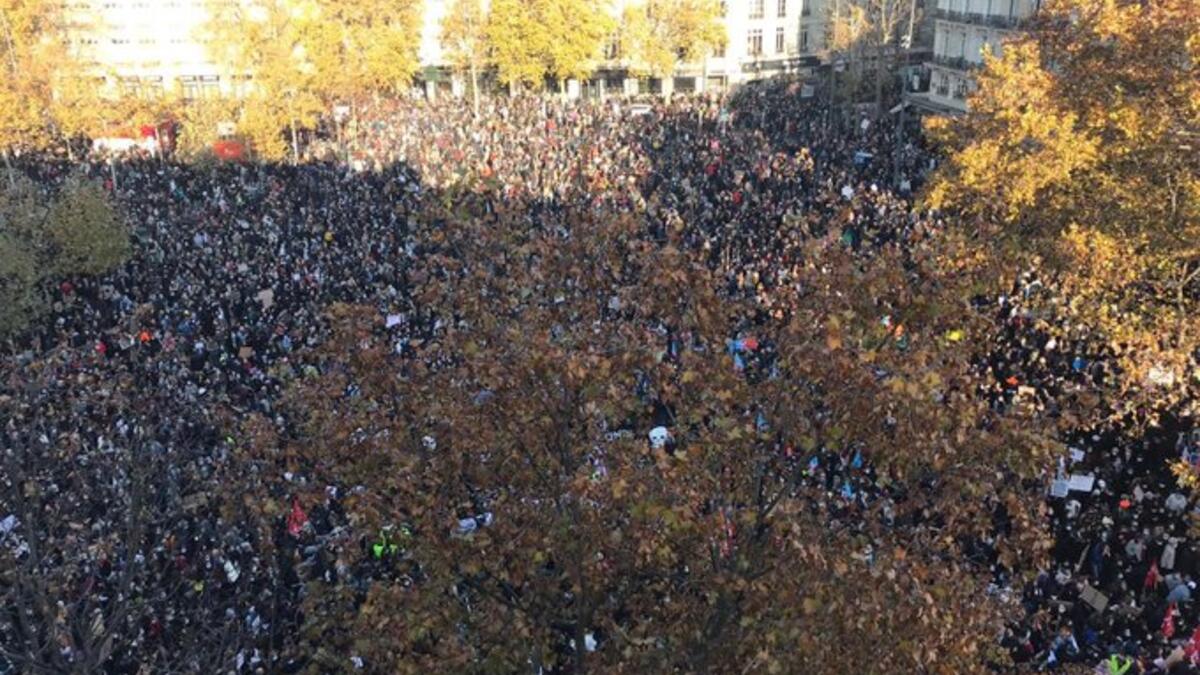 Thousands of protesters march in France against security law that bans filming police. ( twitter)