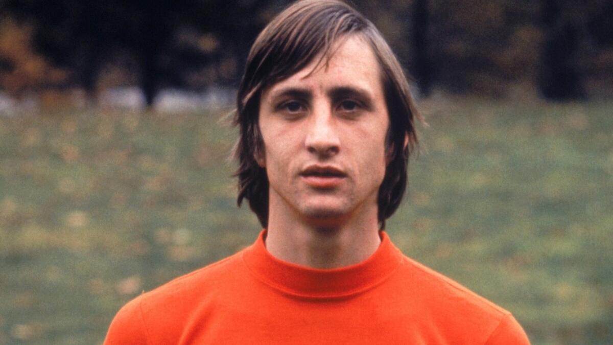 2- الهولندي يوهان كرويف (46 نقطة)