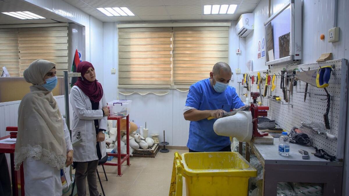 A national centre for prostheses, being established in Misrata, already has a patient waiting list of more than 3,000 amputees, and its director hopes to be able in 5 years "to provide prostheses to all amputees in Libya". Mahmud TURKIA / AFP