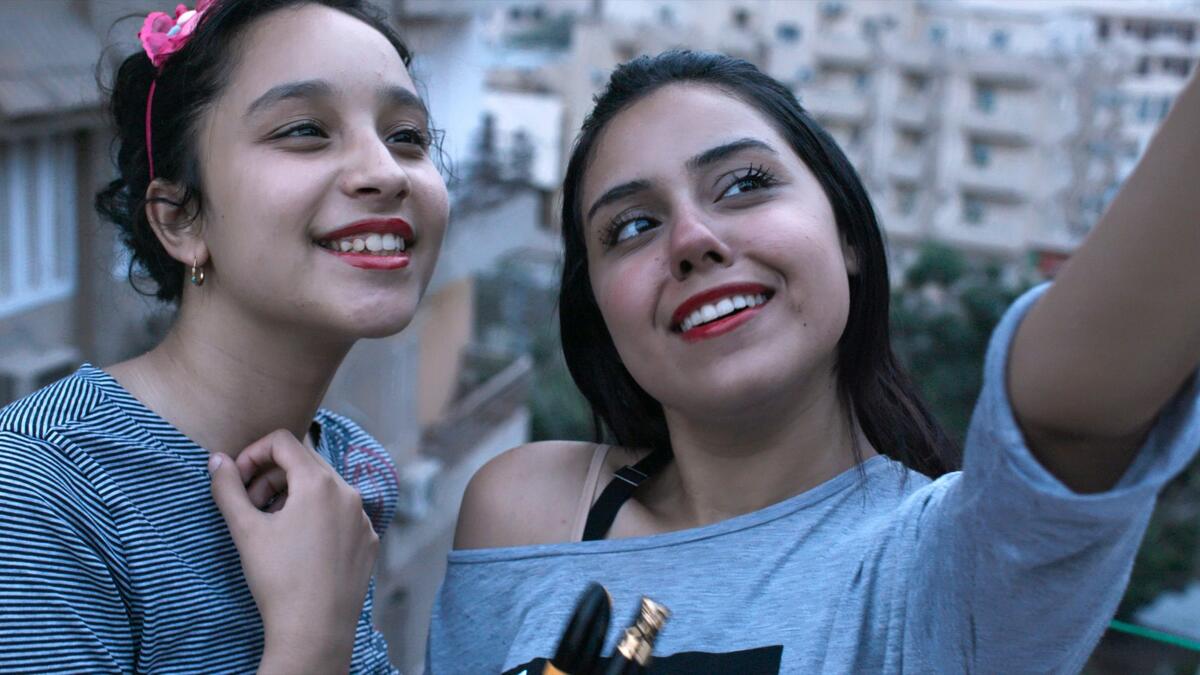 الفيلم المصري "سعاد": للمخرجة آيتن أمين ضمن "قسم البانوراما" الذي يطرح أسئلة حول أثر العالم الافتراضي على العلاقات الشخصية، وتدور أحداثه بين الدلتا والإسكندرية شمال مصر، ومن بطولة بسنت أحمد وبسملة الغايش، وكتابة السيناريست محمود عزت.