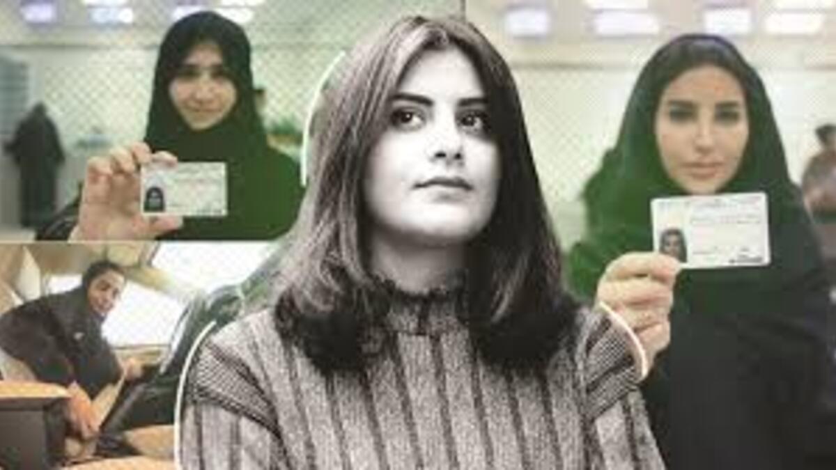 شاركت لجين إلى جانب مجموعة من الناشطات المطالبات برفع الحظر عن قيادة المرأة للسيارة أمثال: منال الشريف ووجيهة الحويدر ونشرت مقطع فيديو عبر تويتر لهذا الغرض شاهده أكثر من 30 مليون شخص حسب قولها.